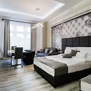  Апартаменты A Golden Star Modern Luxury And